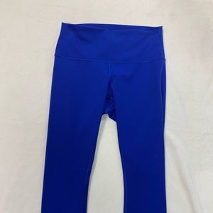 Royal blue size 8 LULULEMON capris euc